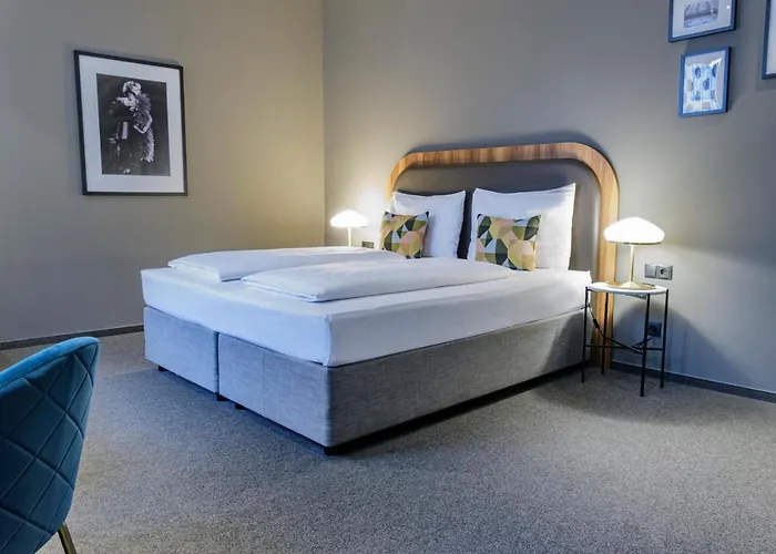Hotel George 4*