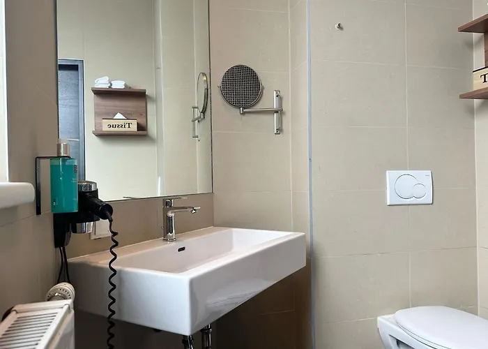 Hotel George 4*