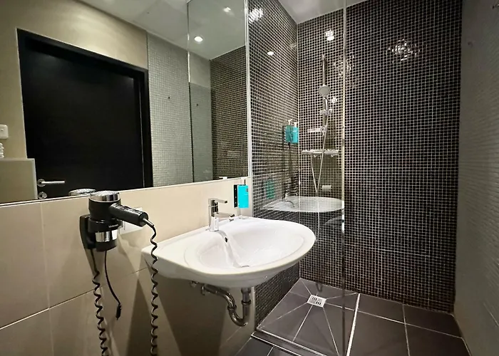 Hotel George 4*