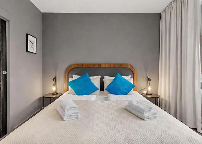 George Hotel